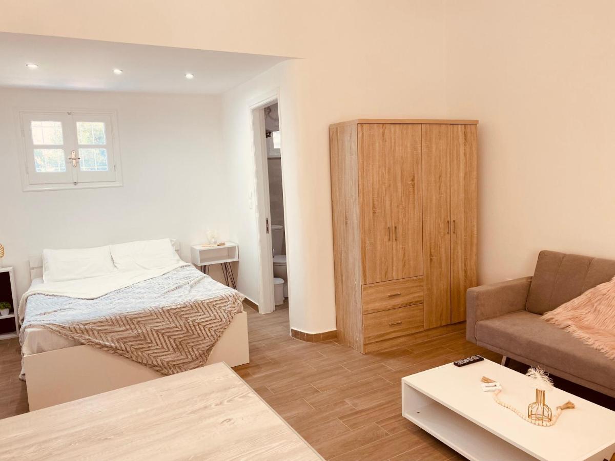 Louvros Luxury Suites 다시아 외부 사진