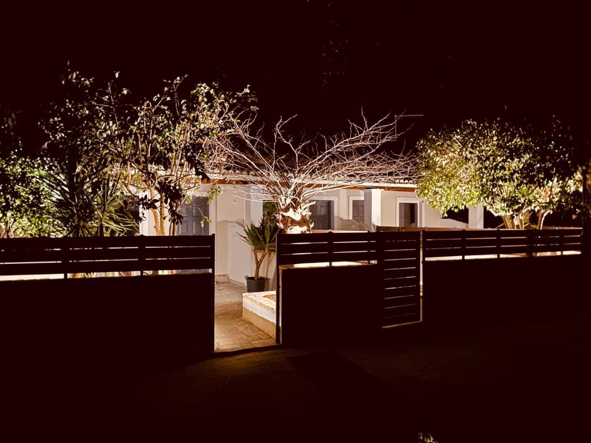 Louvros Luxury Suites 다시아 외부 사진
