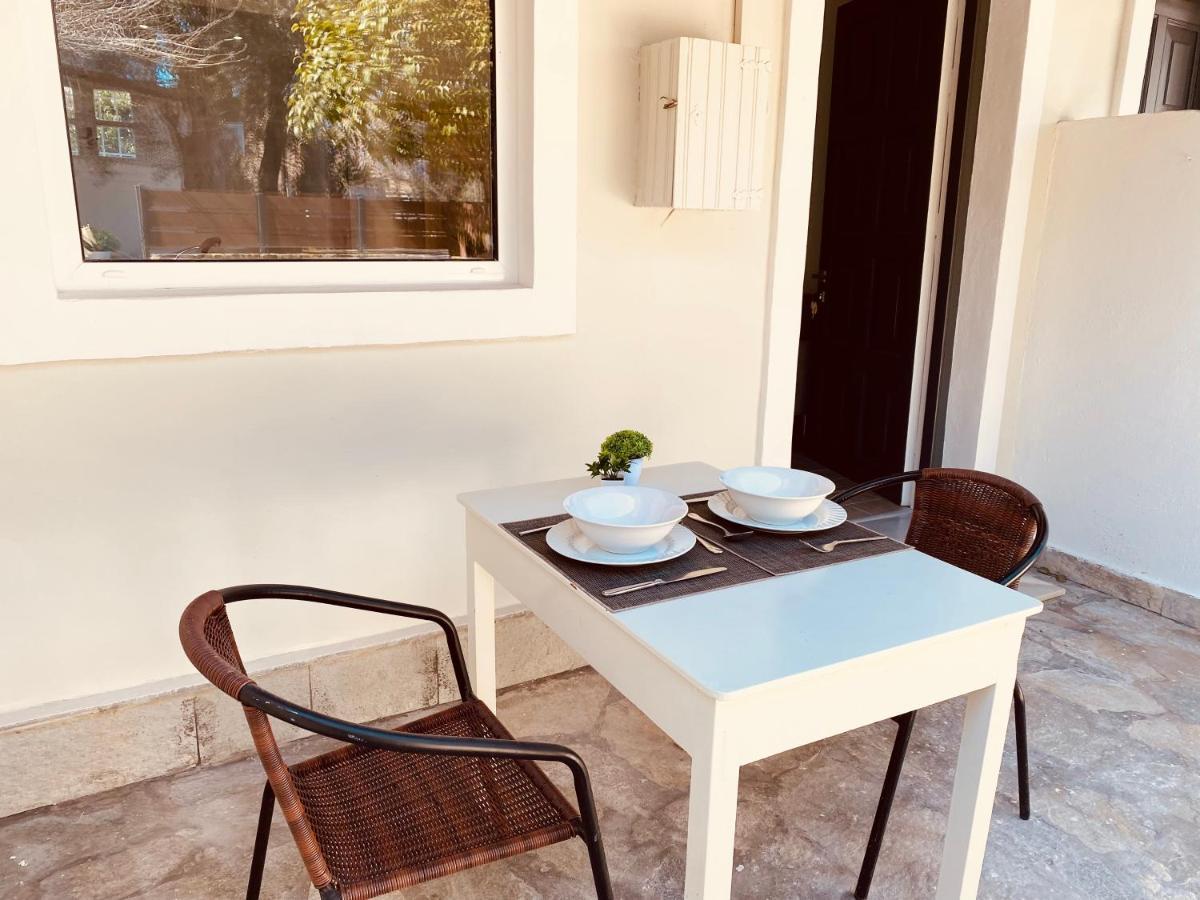 Louvros Luxury Suites 다시아 외부 사진