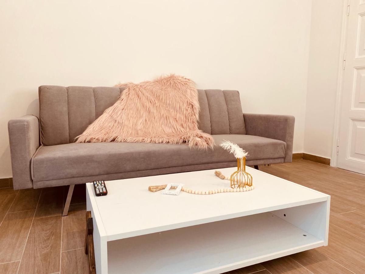 Louvros Luxury Suites 다시아 외부 사진