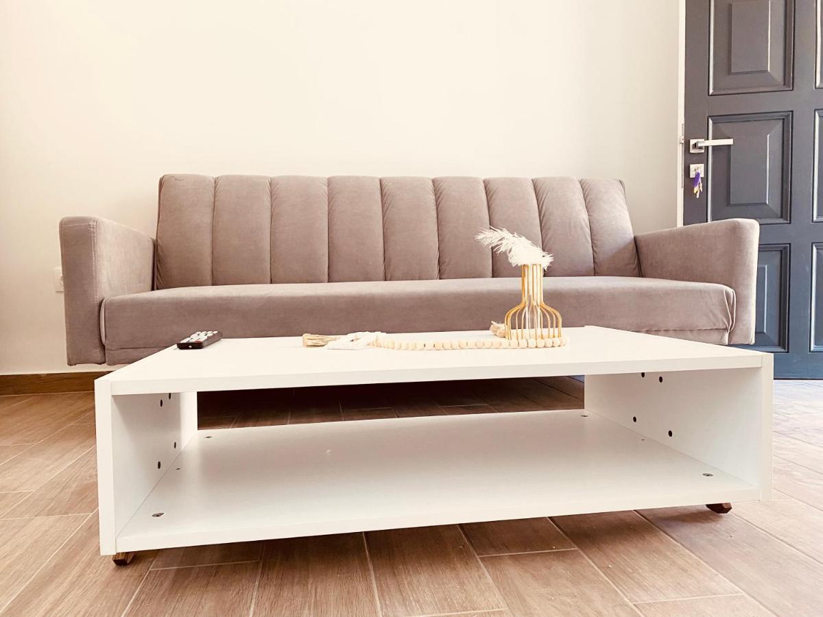 Louvros Luxury Suites 다시아 외부 사진
