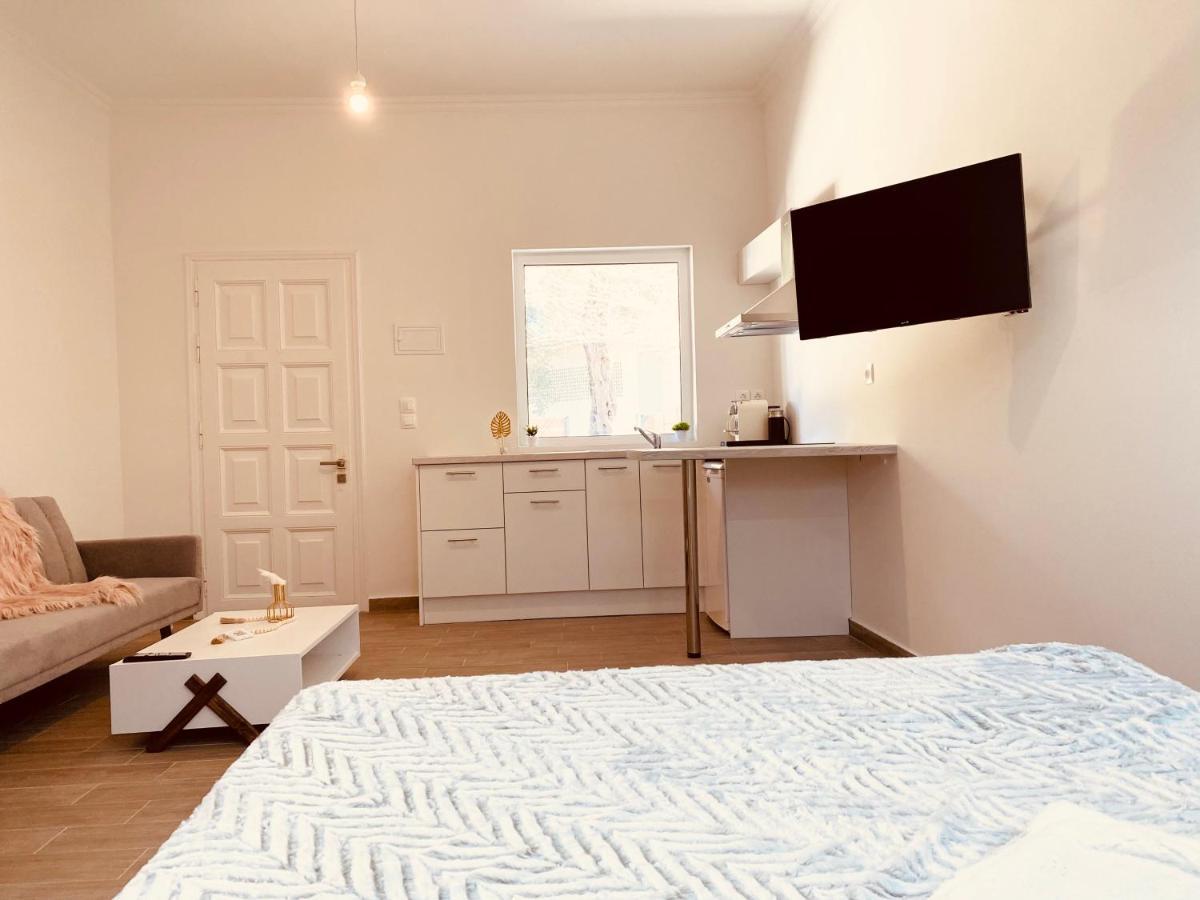 Louvros Luxury Suites 다시아 외부 사진
