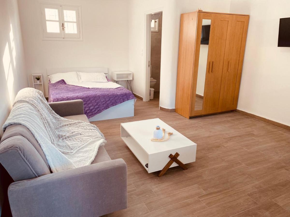 Louvros Luxury Suites 다시아 외부 사진