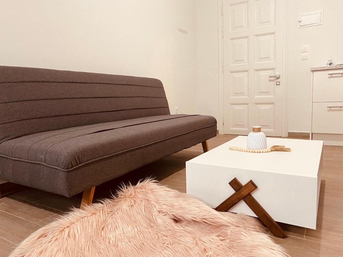 Louvros Luxury Suites 다시아 외부 사진